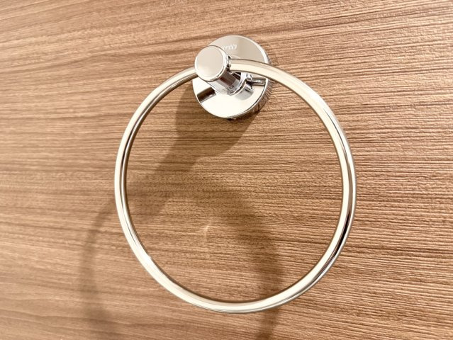 アイリスサンタ久留米 のトイレ|おしゃれなタオル掛け