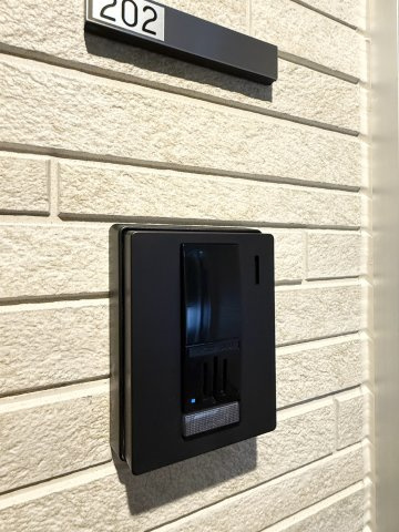 アイリスサンタ久留米 のセキュリティ|玄関前のテレビドアホン