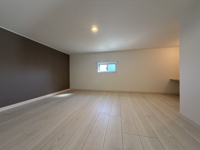 アイリスサンタ久留米 の収納|小窓からの射光も良い感じ