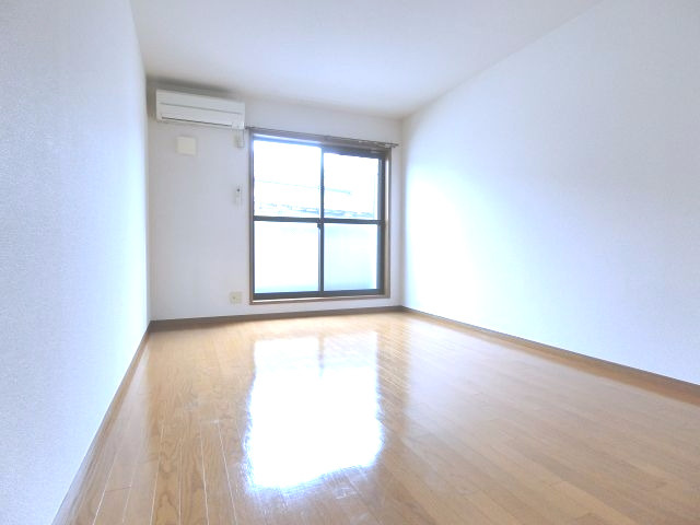 フジパレスアサヒの寝室