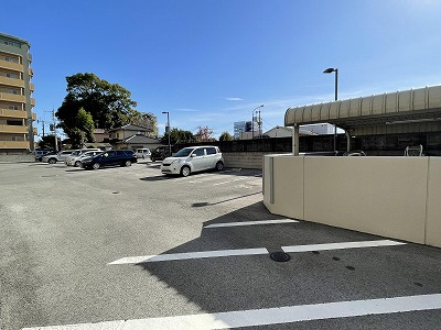 アルファスマート南熊本の駐車場