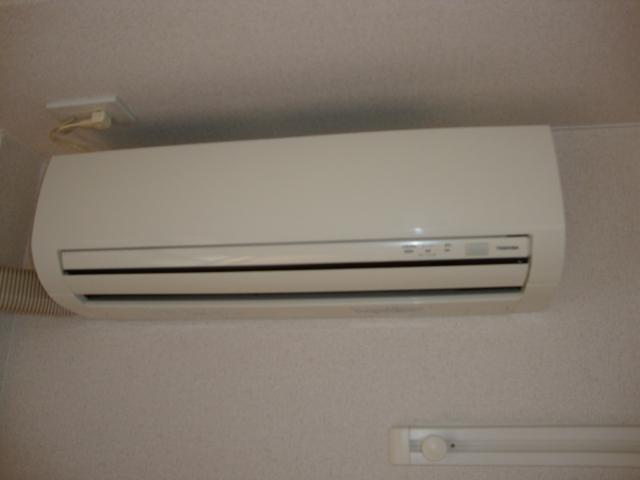 プチメゾン辰の設備|エアコン