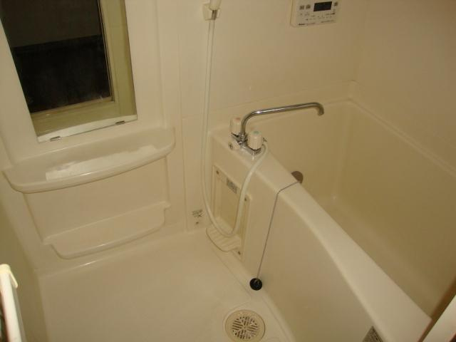 プチメゾン辰の浴室|バス