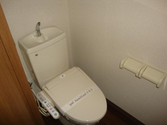 プチメゾン辰のトイレ|シャワー付トイレ