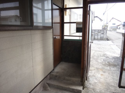 【玄関】 | 清水２丁目貸家