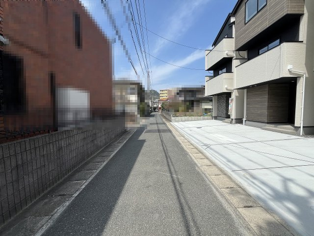 【その他】 | 福岡市西区横浜1丁目5期　1号棟（全3棟）【仲介手数料無料・0円】 | 現地写真。前面道路です。