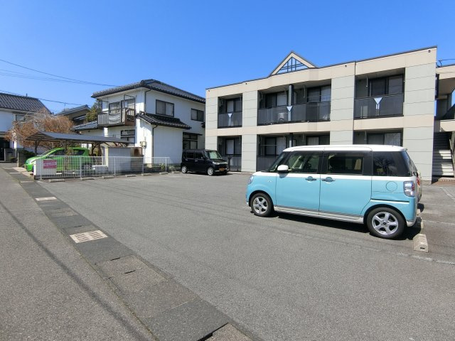 サンライズＫの駐車場