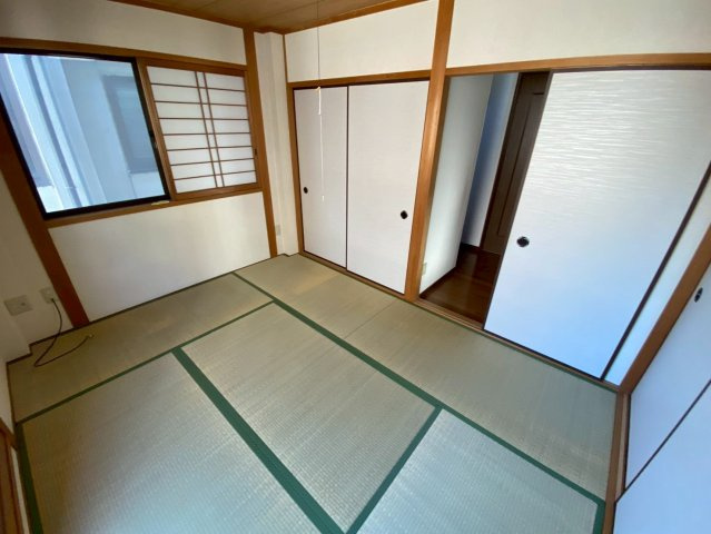 岩屋中町2丁目貸戸建の和室
