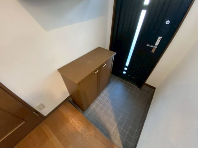 岩屋中町2丁目貸戸建の玄関