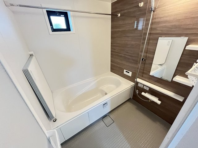 【浴室】 | 福岡市西区横浜1丁目5期　2号棟（全3棟）【仲介手数料無料・0円】 | 施工例。浴室です。施工例は完成時と異なる場合があります。