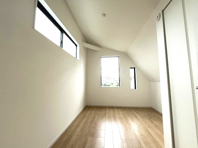 【子供部屋】 | 福岡市西区横浜1丁目5期　2号棟（全3棟）【仲介手数料無料・0円】 | 施工例。施工例は完成時と異なる場合があります。