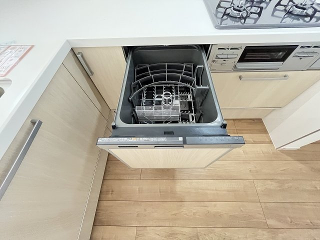 【キッチン】 | 福岡市西区横浜1丁目5期　2号棟（全3棟）【仲介手数料無料・0円】 | 施工例。施工例は完成時と異なる場合があります。