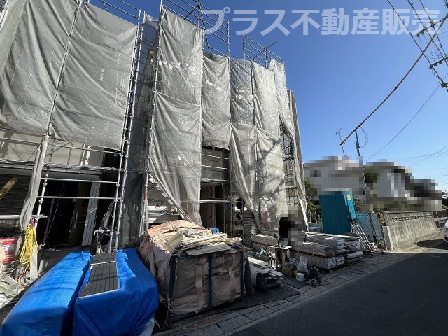 【外観】 | 福岡市西区横浜1丁目5期　2号棟（全3棟）【仲介手数料無料・0円】 | 現地写真。プラス不動産販売なら、現場の全ての棟をまとめてご見学頂けます。