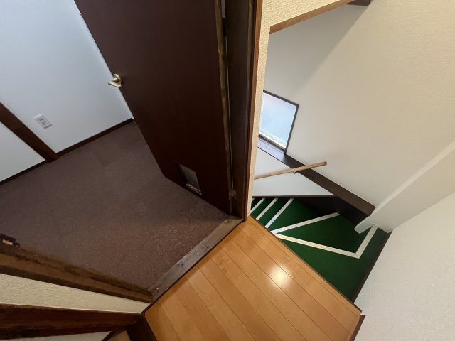 中古住宅　元宮町3丁目のその他共用部分|階段