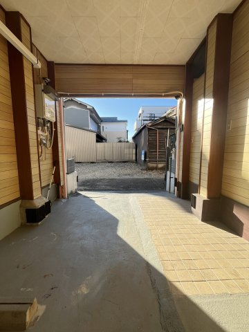 中古住宅　元宮町3丁目の駐車場