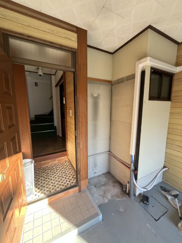 中古住宅　元宮町3丁目の玄関