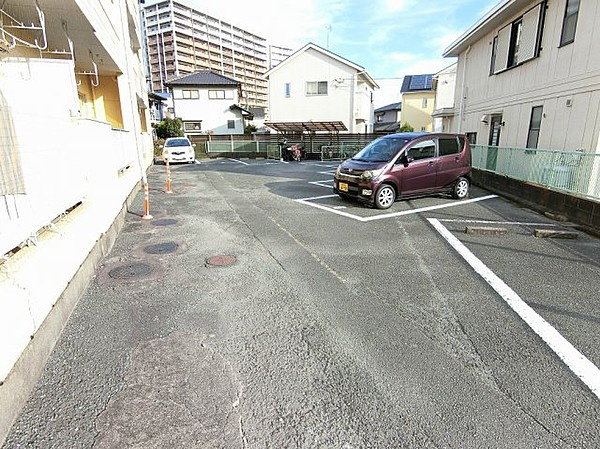 セリエ諏訪野の駐車場|カースペースがあります