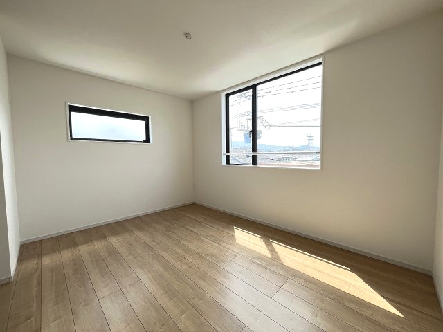 【寝室】 | 福岡市西区横浜1丁目5期　3号棟（全3棟）【仲介手数料無料・0円】 | 現地写真。3階主寝室です。