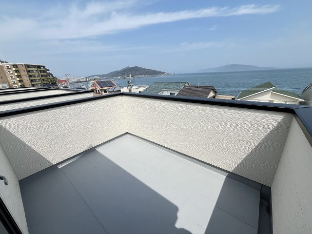 【バルコニー】 | 福岡市西区横浜1丁目5期　3号棟（全3棟）【仲介手数料無料・0円】 | 現地写真。
