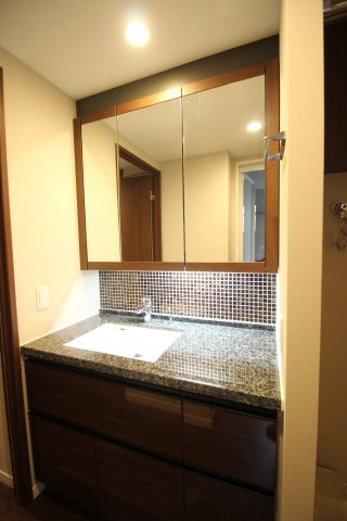 グランドメゾン等々力レジデンスの独立洗面台