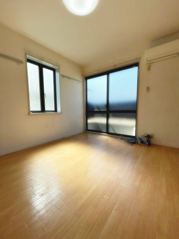 ジュネスパートⅢの居間・リビング|ゆったりとした居間です