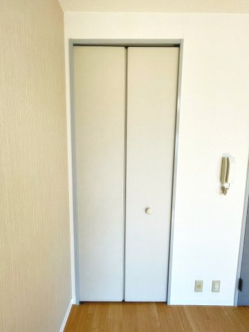 ジュネスパートⅢの玄関|落ち着いた玄関です