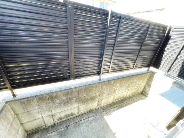 ジュネスパートⅢのバルコニー|暖かな日差しのふりそそぐバルコニー