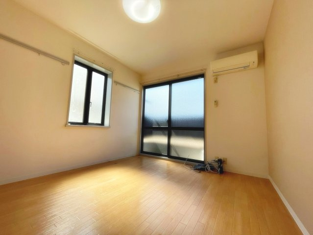 ジュネスパートⅢの居間・リビング|ゆったり過ごせるリビングです