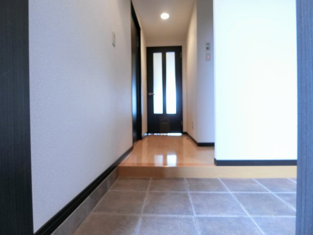 アーニスト国分の玄関