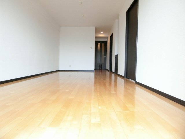 アーニスト国分の居間・リビング