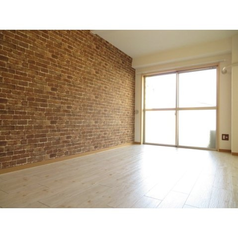 プレミアムバリュー板橋徳丸の居間・リビング|洋室