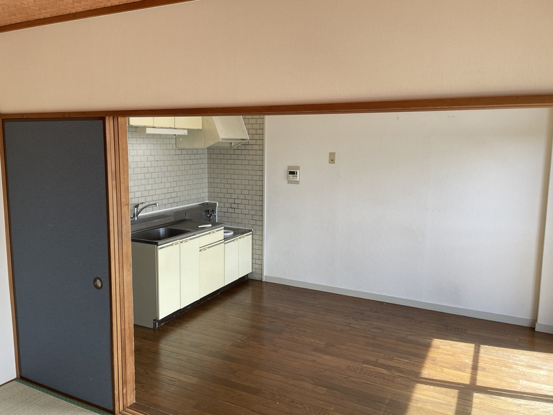 シャイネン市川の居間・リビング