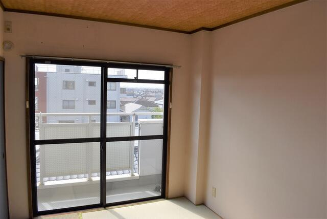 シャイネン市川のバルコニー