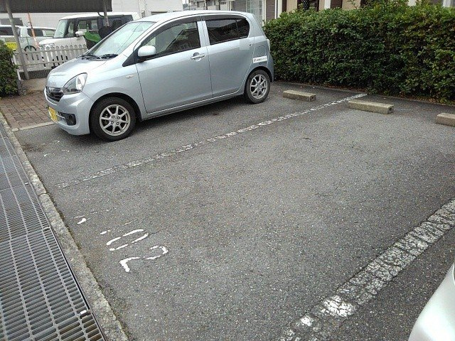 パルトネールＦ１の駐車場