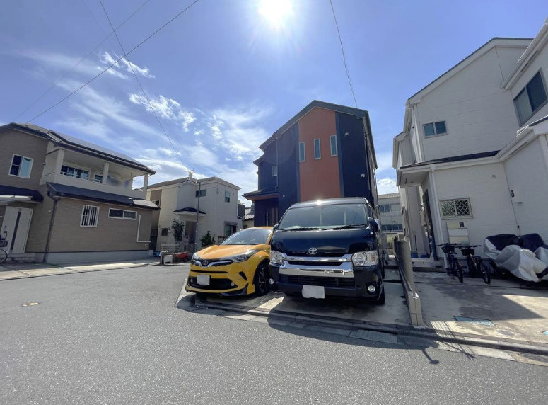 中古/新座市野火止５丁目の外観|駐車２台可能（車種による）