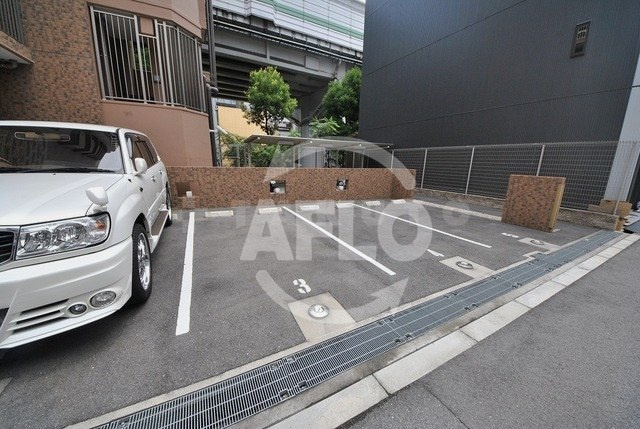 プレサンス心斎橋ルティアの駐車場|プレサンス心斎橋ルティア 駐車場