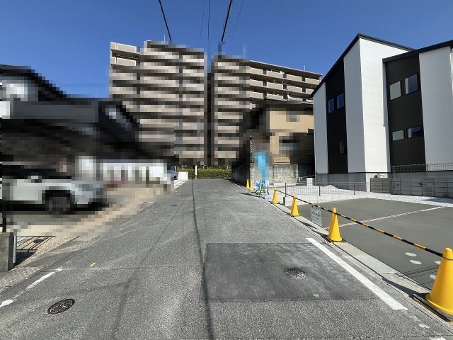 【その他】 | 春日市白水ヶ丘2丁目4期　1号棟（全2棟） | 現地写真。前面道路です。