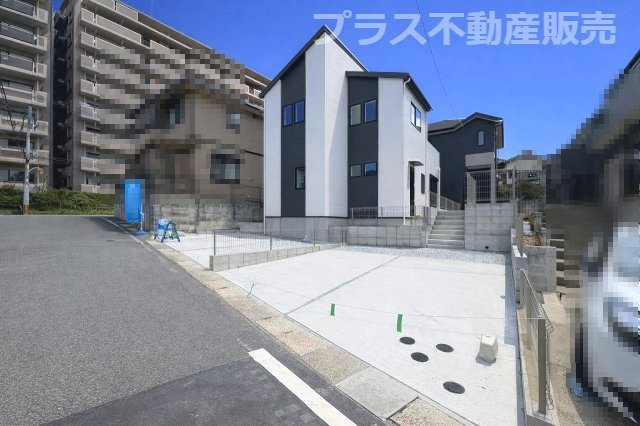 【外観】 | 春日市白水ヶ丘2丁目4期　1号棟（全2棟） | 現地写真。同じ物件を見るなら、プラス不動産販売にお任せ下さい。