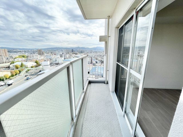 日光ハイツ香里第五のバルコニー|バルコニー付きです