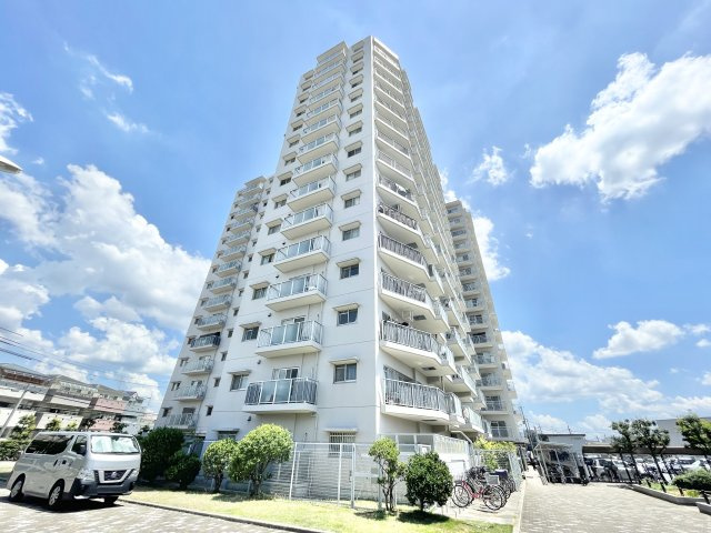 日光ハイツ香里第五の外観|きれいな外観です