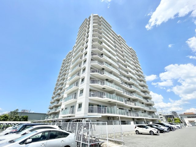 日光ハイツ香里第五の外観|きれいな外観です