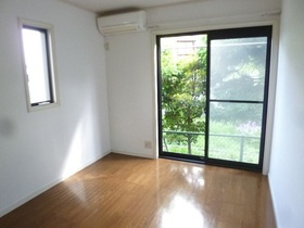 ヴェルディ武蔵野の居間・リビング|別部屋のお写真です。