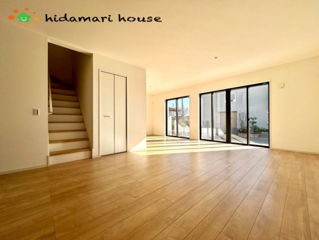 西区西大宮3期　新築戸建　GRACE01の前面道路含む現地写真