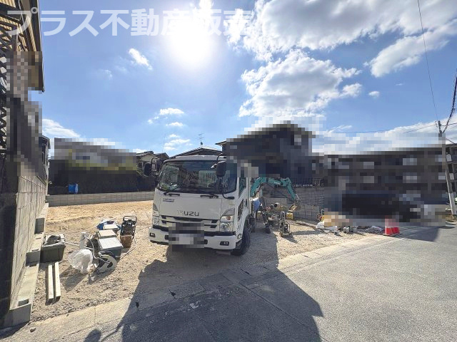 【外観】 | 春日市白水ヶ丘2丁目4期　2号棟（全2棟） | 現地写真。プラス不動産販売なら、現場の全ての棟をまとめてご見学頂けます。