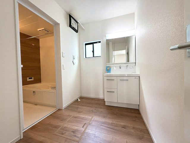 【洗面所】 | 春日市白水ヶ丘2丁目4期　2号棟（全2棟） | 施工例。施工例は完成時と異なる場合があります。