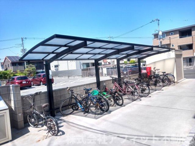【その他共用部分】 | グランシャリオ東深津 | 屋根付き駐輪場