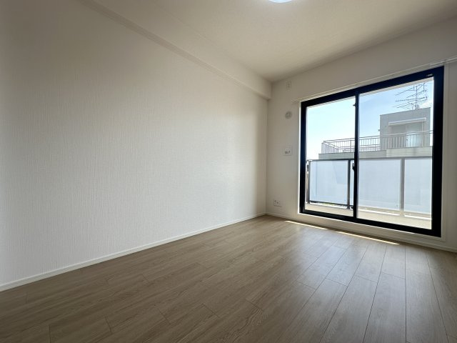 ワコーレ須磨ショアレーンの洋室