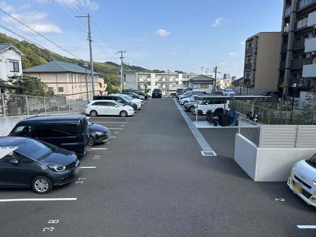 ワコーレ須磨ショアレーンの駐車場