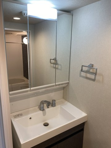 ルミークアン東陽町の独立洗面台