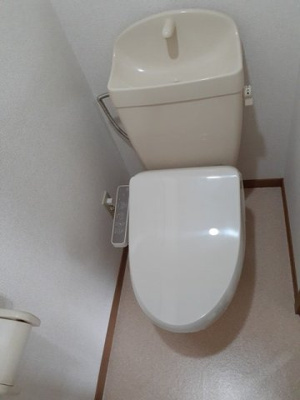 【トイレ】 | トムテヒュース | トイレです